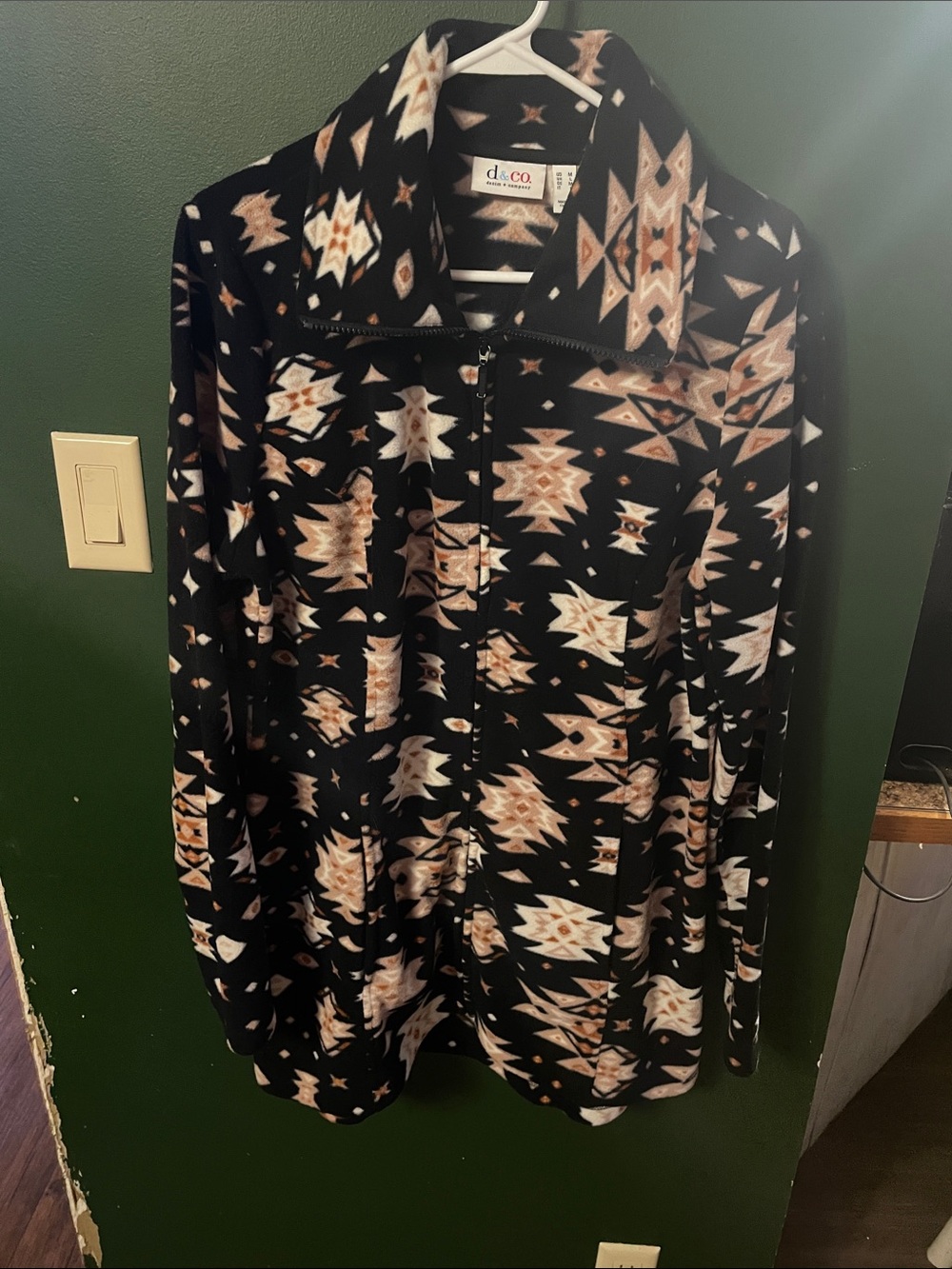 D&CO Women’s Black Aztec-Print Fleece Jacket Size Medium